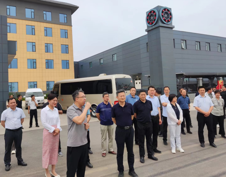 孟津區(qū)2024年第三次項目觀摩活動--孟津區(qū)委副書記、區(qū)長常涌濤一行實地調(diào)研鴻元軸承